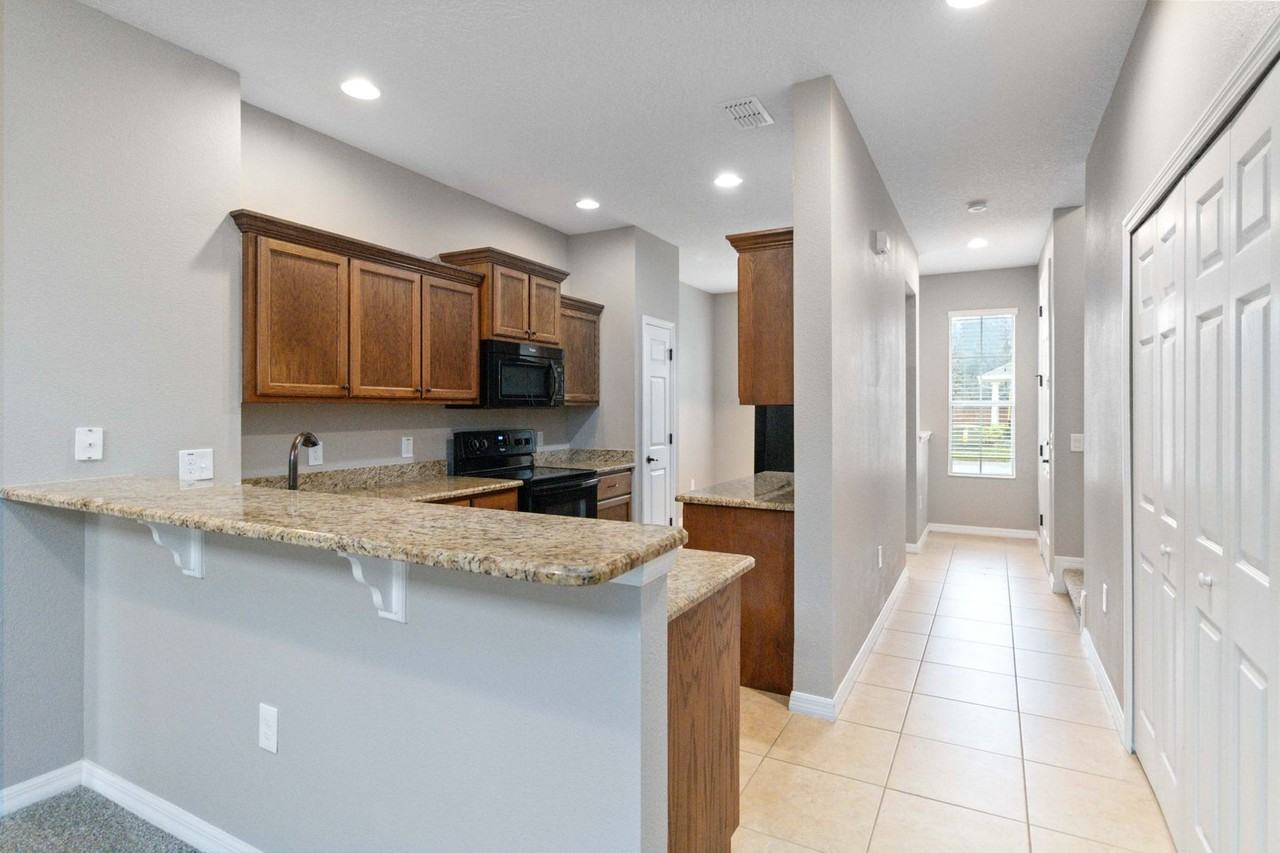 570 Pacito Way - Photo 6 of 29