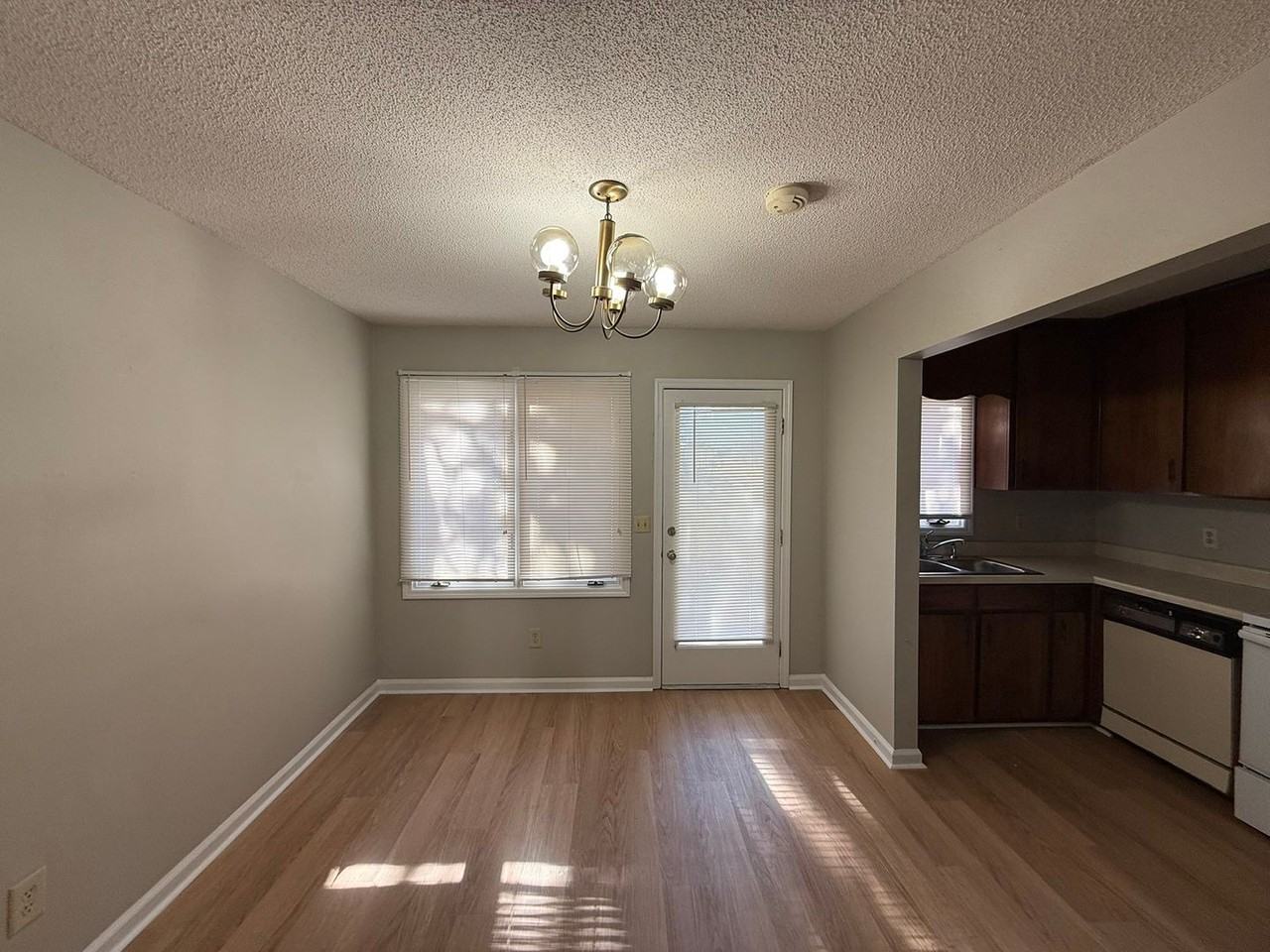 2 Woodrum Pl - Photo 4 of 13