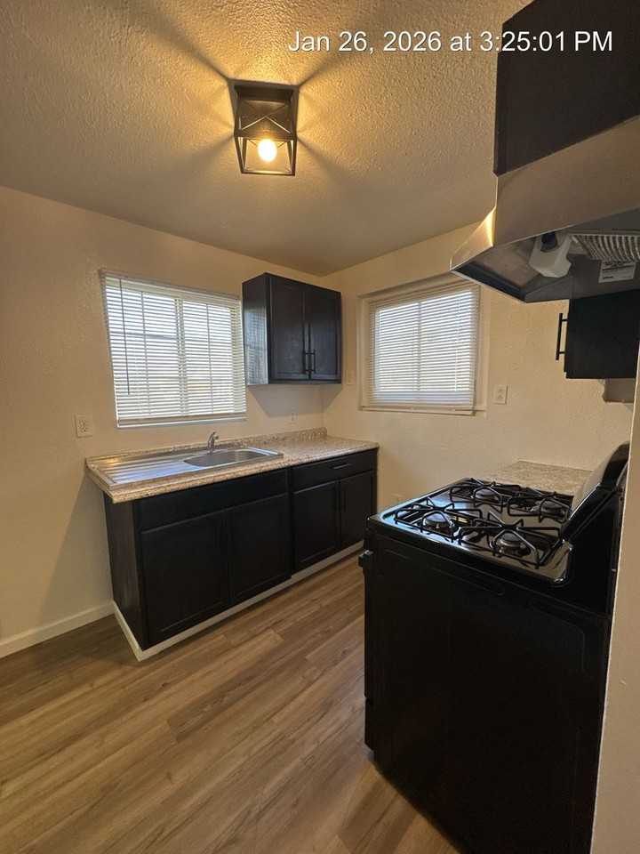 500 W School Ave - Photo 4 of 25