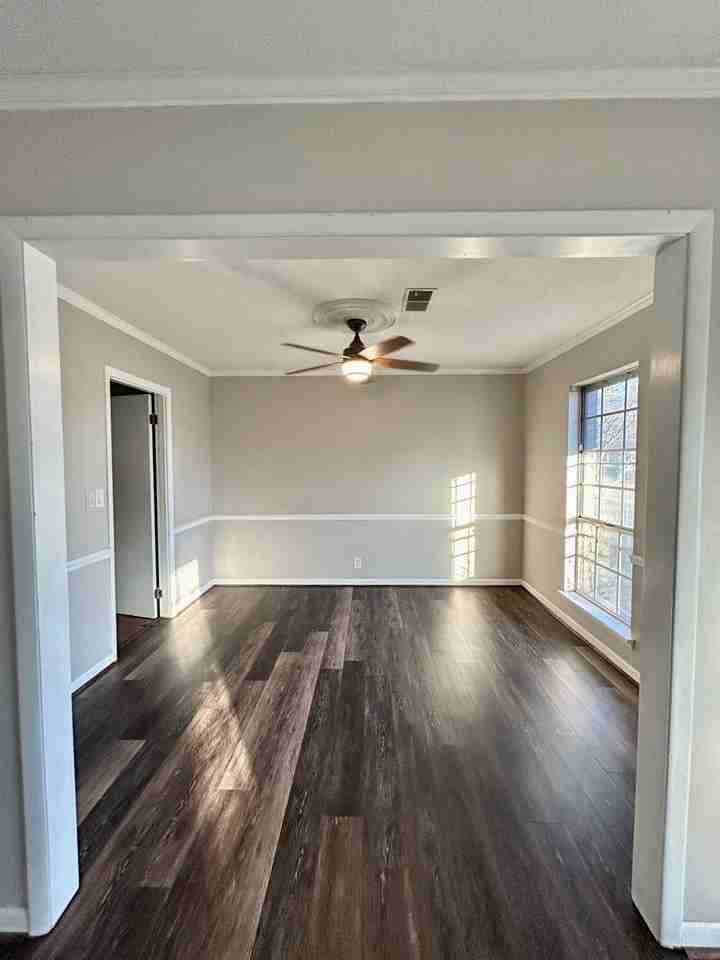 1825 Edwardian Way - Photo 4 of 26