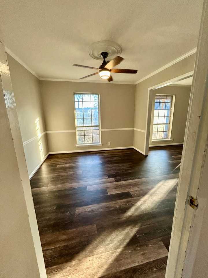 1825 Edwardian Way - Photo 5 of 26