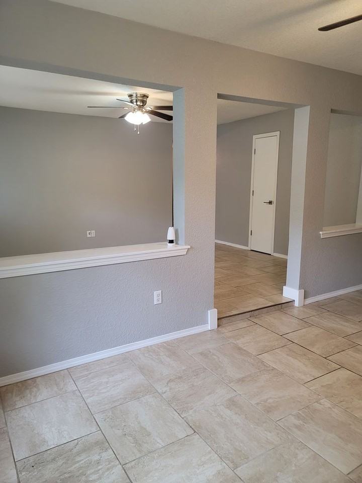 1028 Chitwood St - Photo 5 of 17