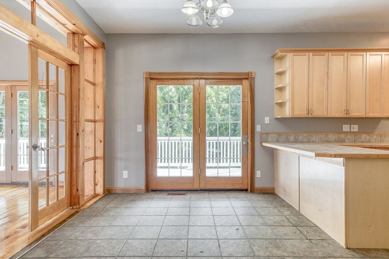 1305 Lawrence St - Photo 2 of 34