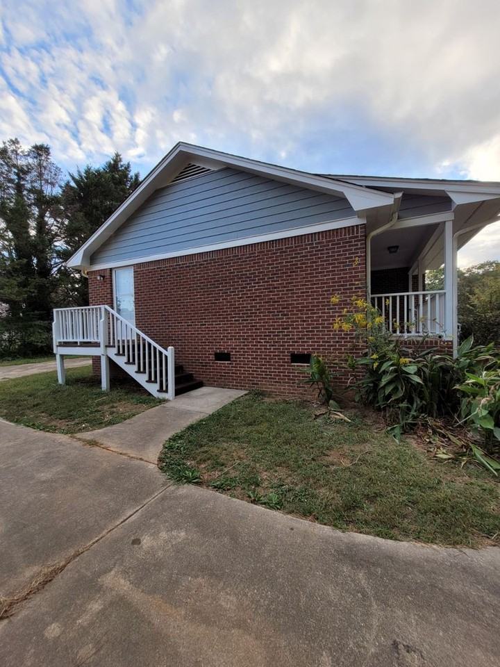 272 Faye Kight Cir - Photo 3 of 22