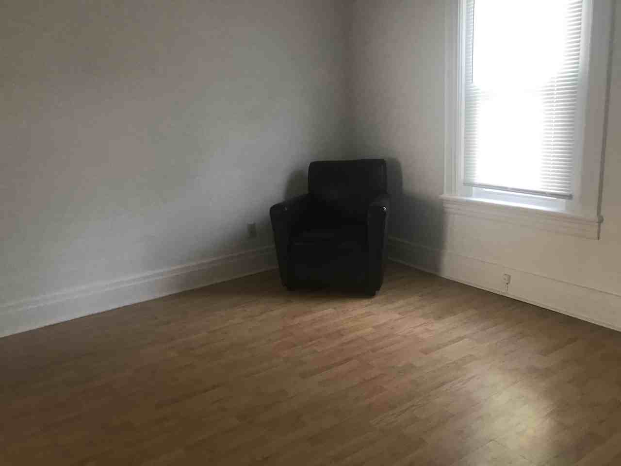 212 N Clymer Ave - Photo 3 of 9