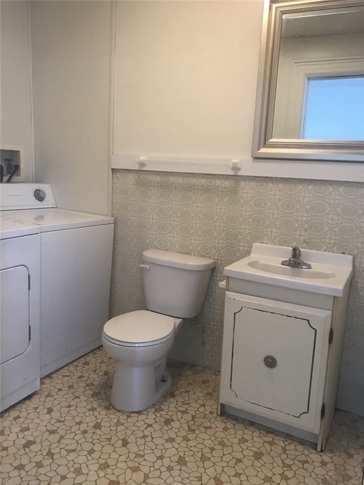 212 N Clymer Ave - Photo 4 of 9