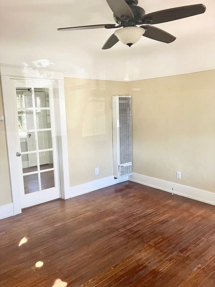 3282 Meade Ave - Photo 2 of 10