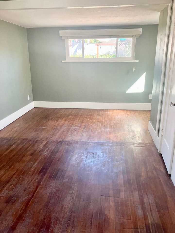 3282 Meade Ave - Photo 5 of 10