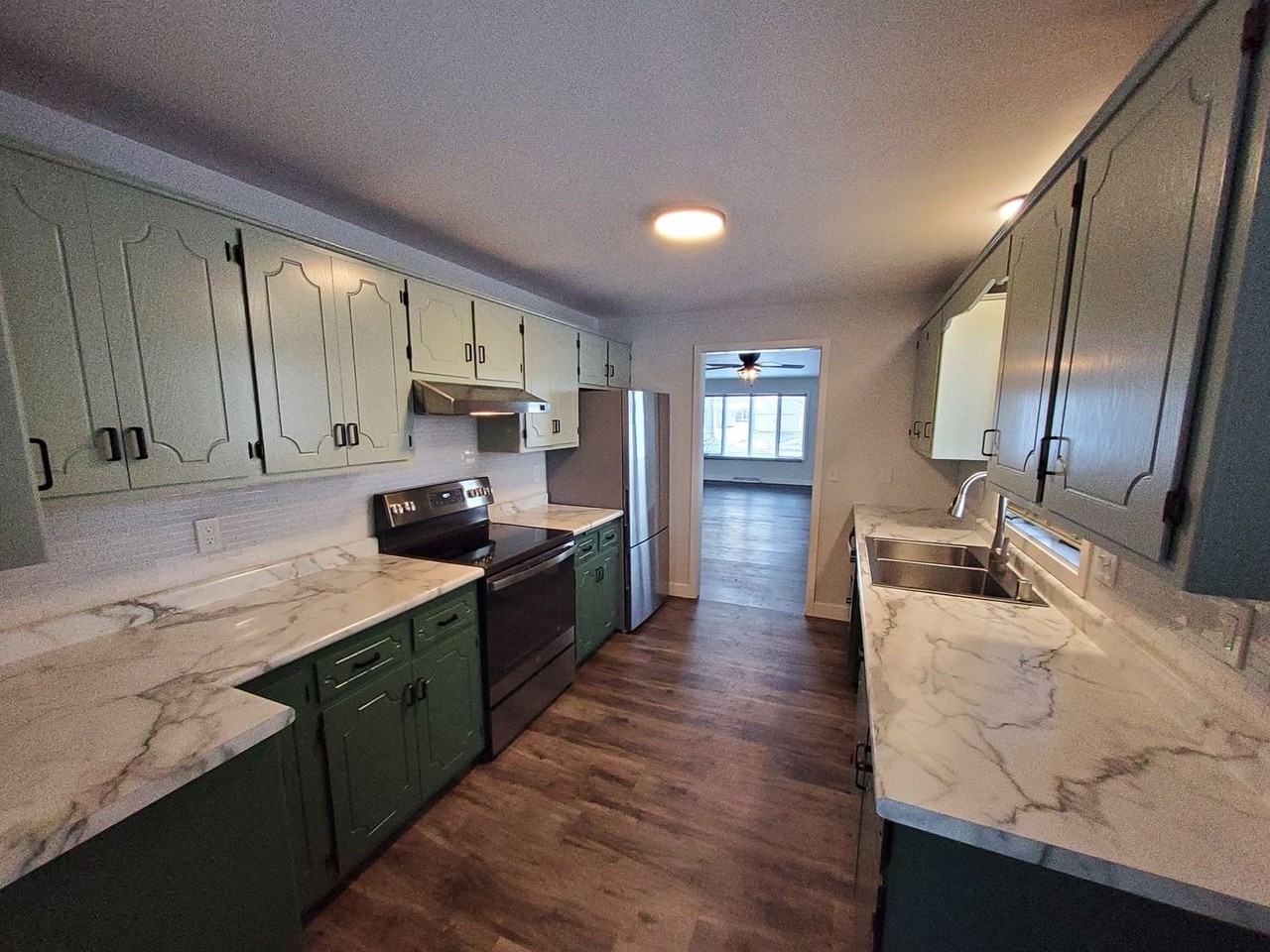 1824 S Jefferson St - Photo 4 of 17