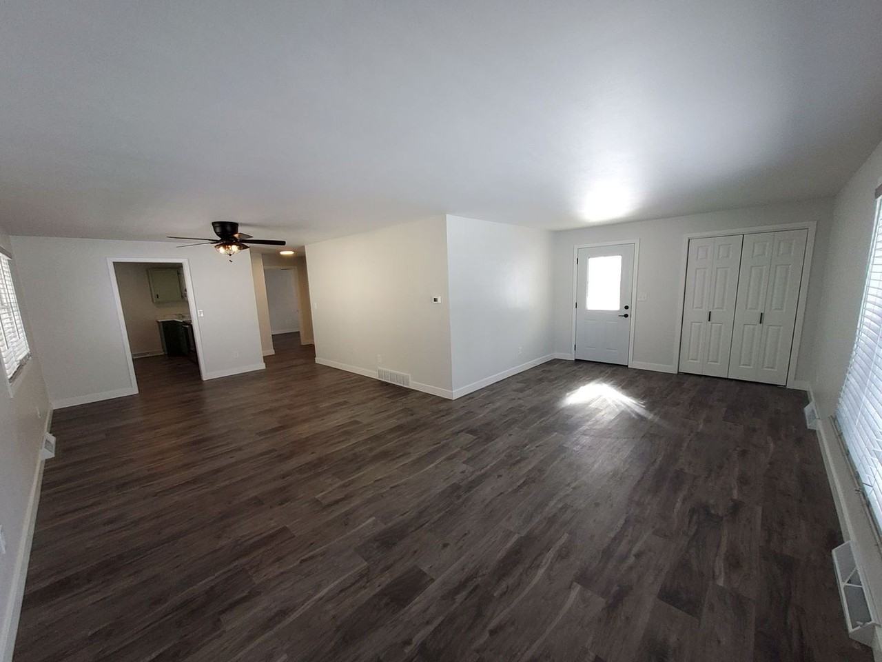 1824 S Jefferson St - Photo 5 of 17