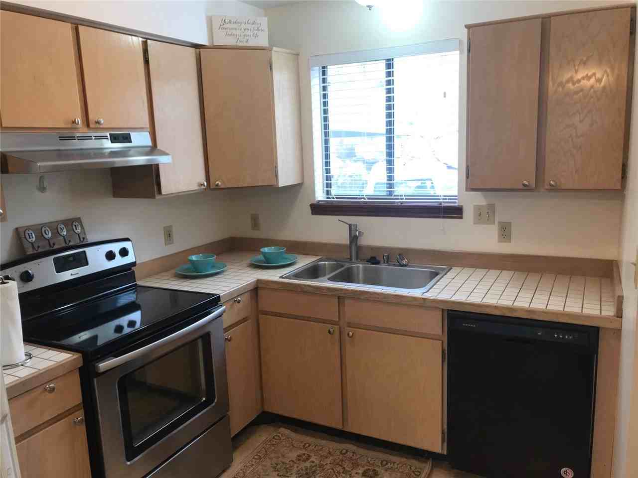 760 Eastside Dr #B - Photo 3 of 14