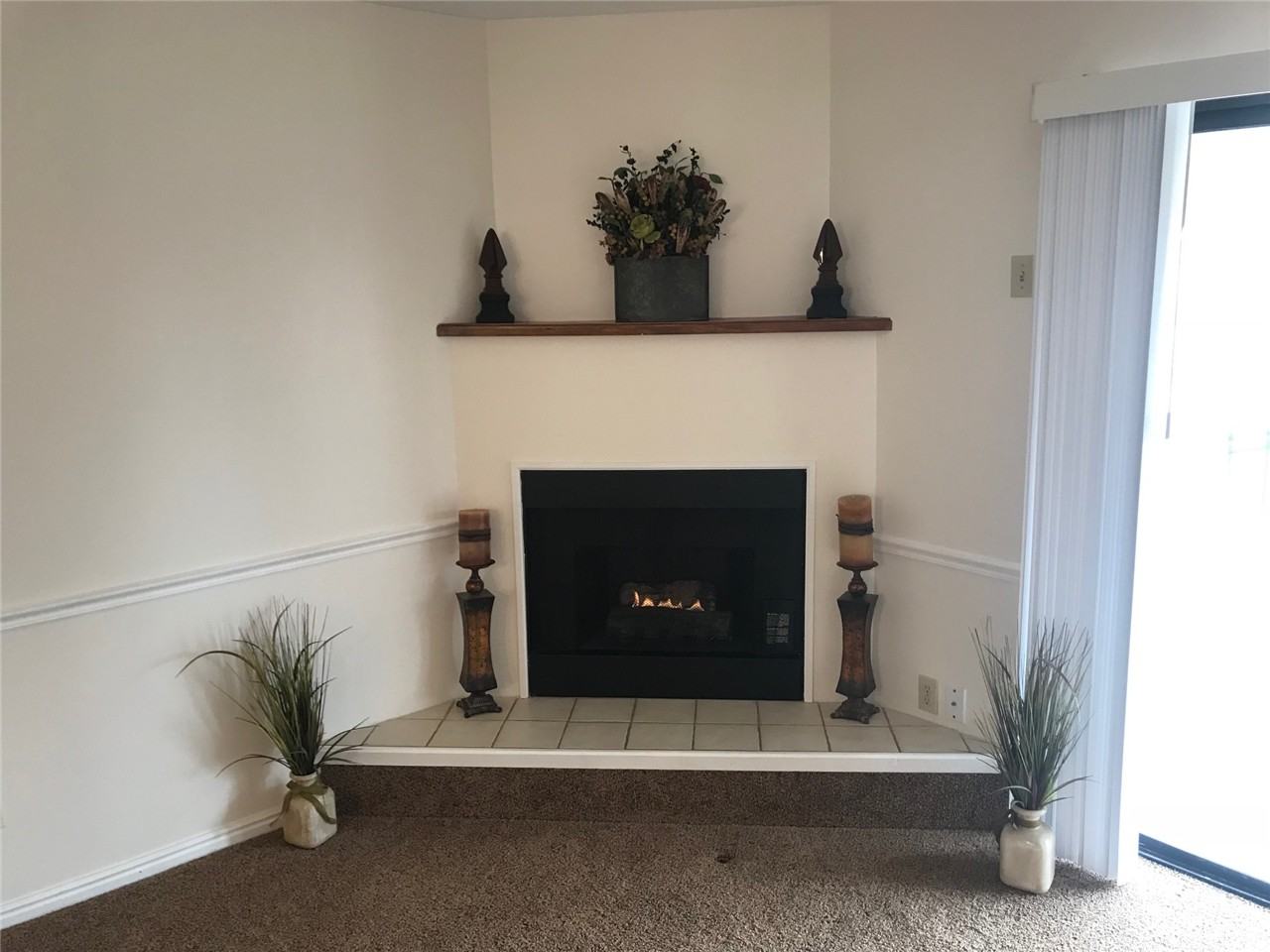 760 Eastside Dr #B - Photo 5 of 14