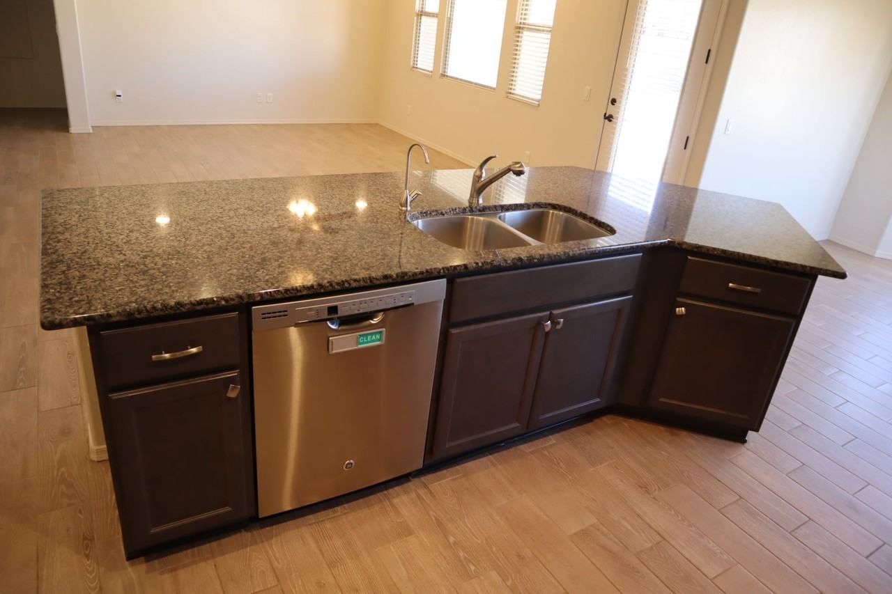 2300 Piccadilly Dr - Photo 7 of 40