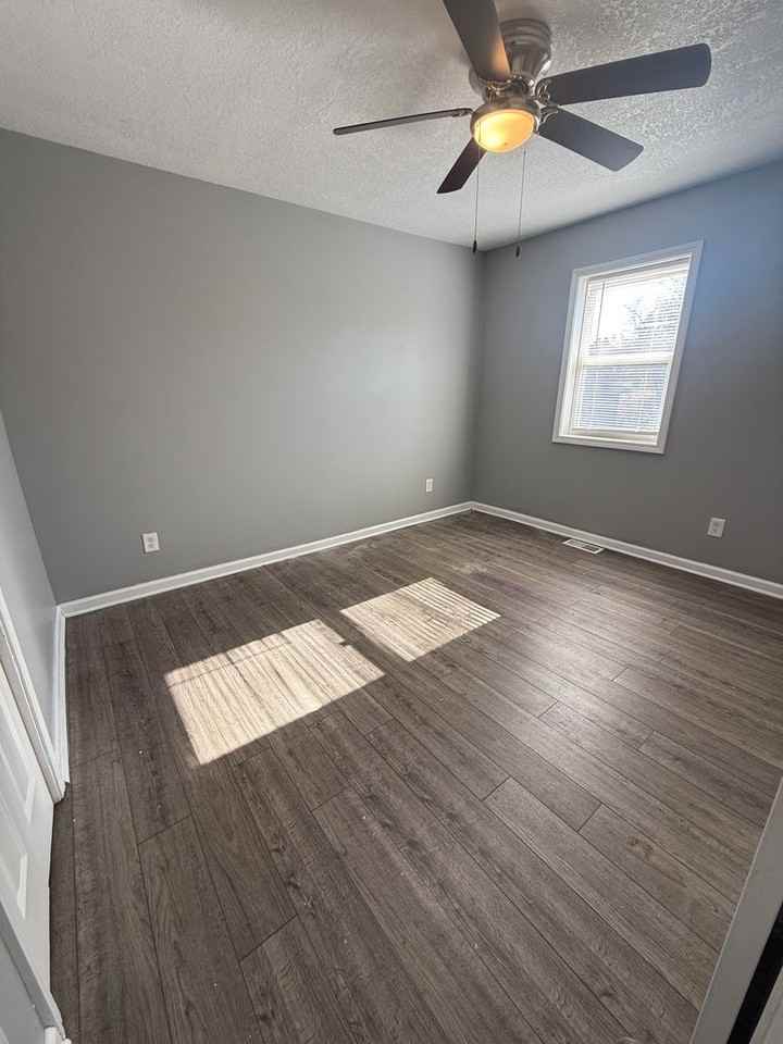 3207 E 20th St - Photo 7 of 8