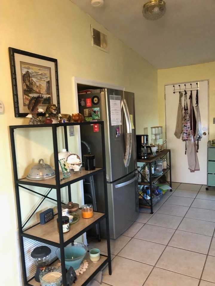 2709 10th St - Photo 5 of 11