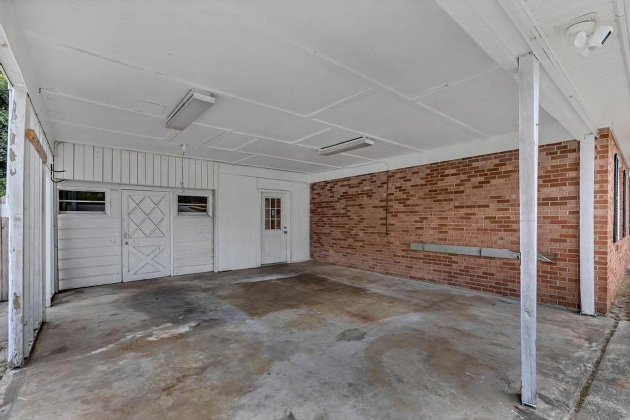 3004 Country Club Rd - Photo 2 of 24