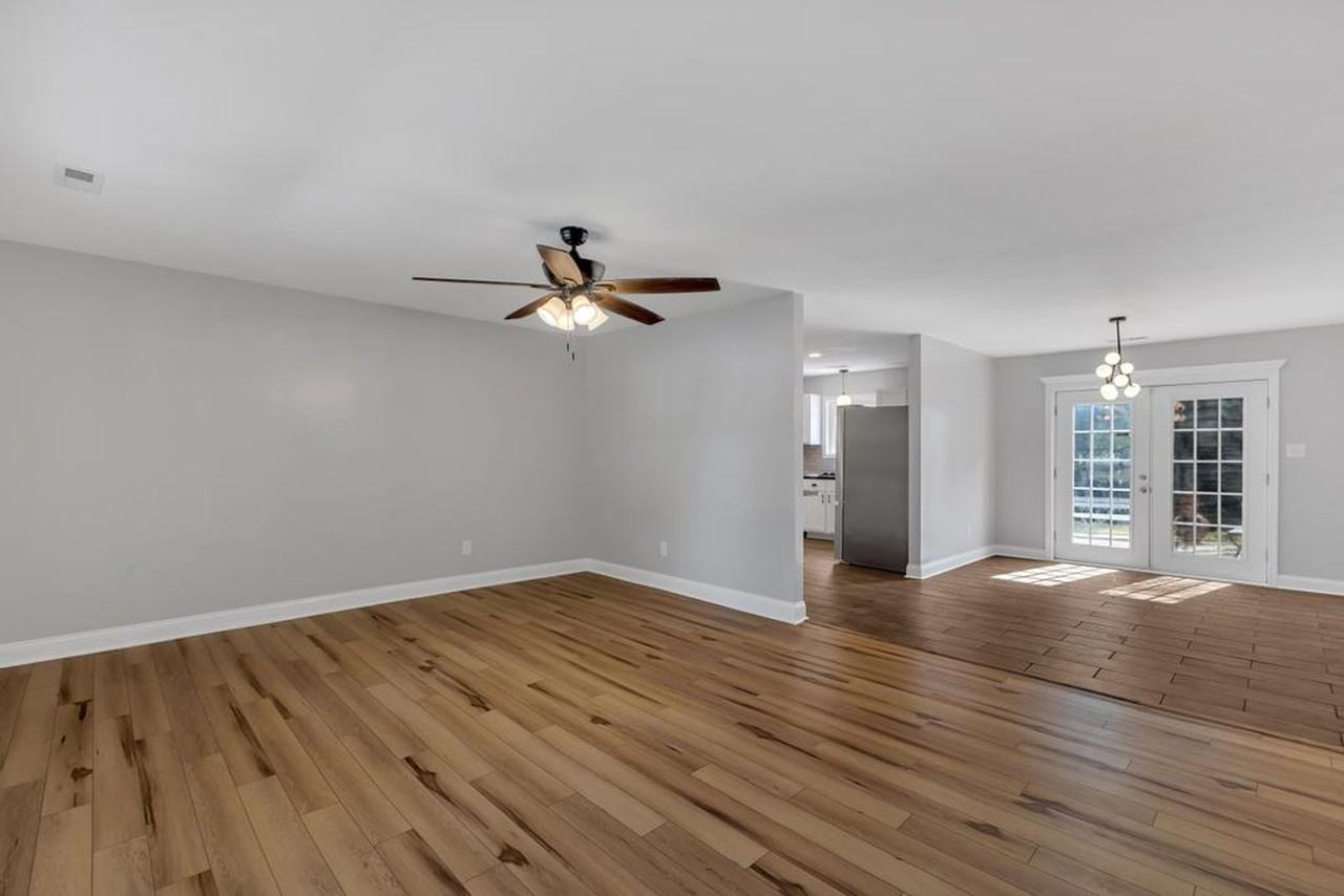 3004 Country Club Rd - Photo 3 of 24