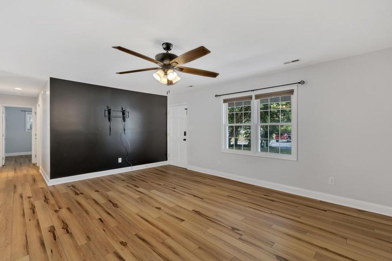 3004 Country Club Rd - Photo 5 of 24