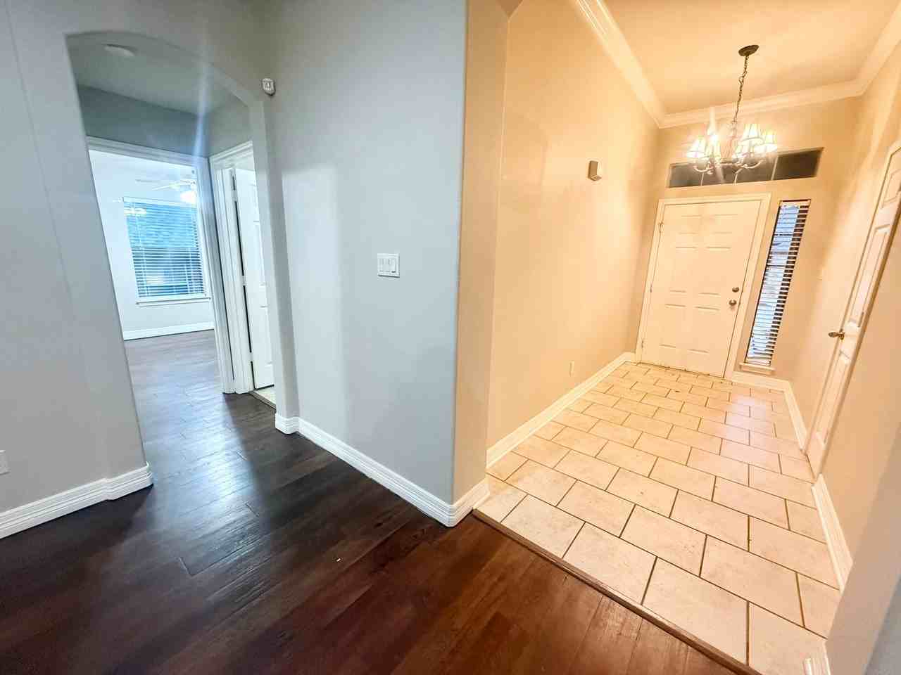 10736 Westhaven Cir - Photo 2 of 22