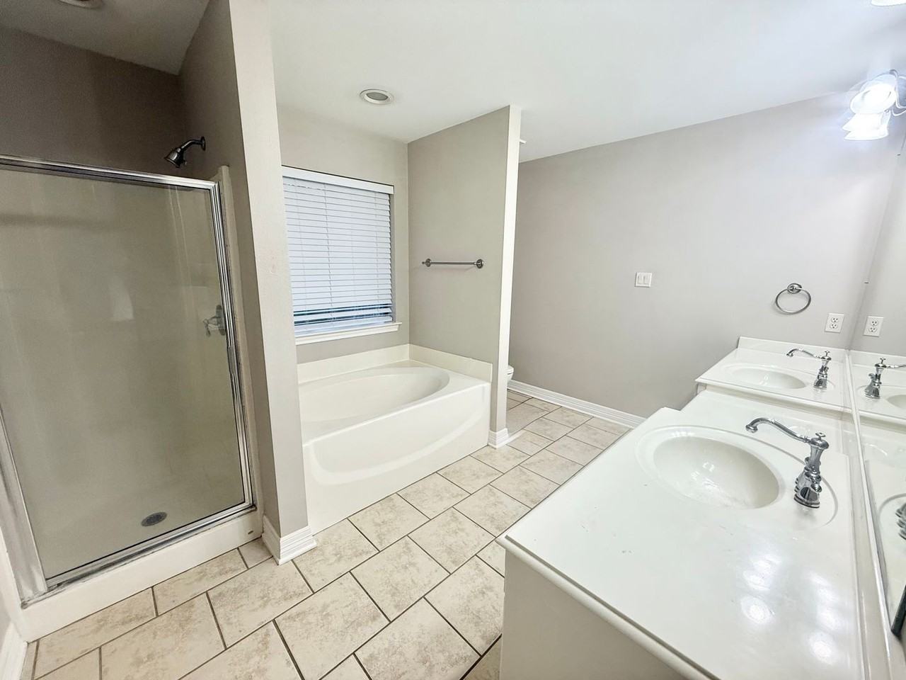 10736 Westhaven Cir - Photo 6 of 22