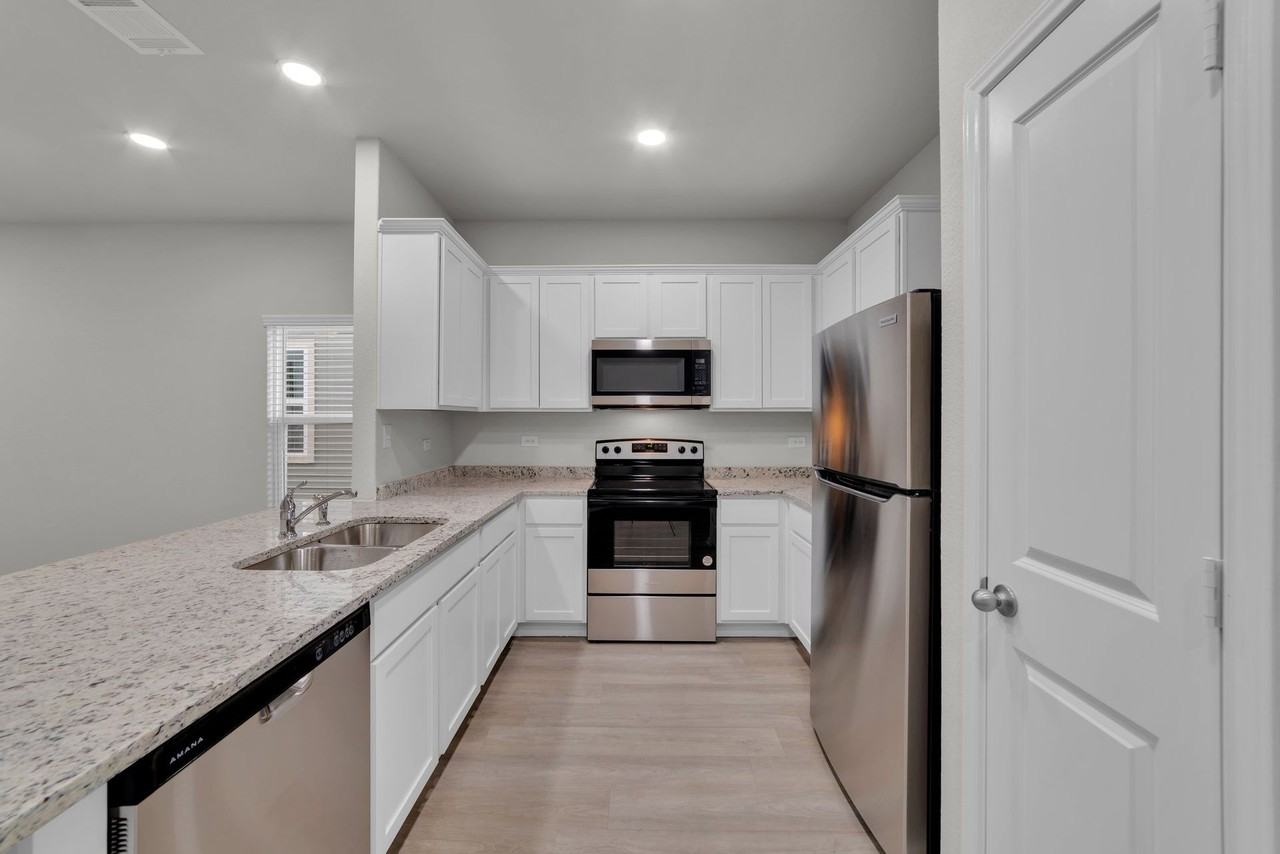 9034 Glen Shadow - Photo 5 of 42