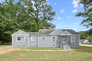 featured image of 2724 Steele St