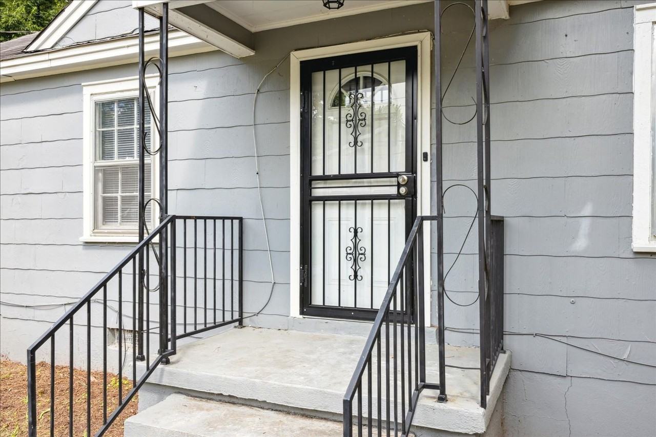 2724 Steele St - Photo 4 of 26