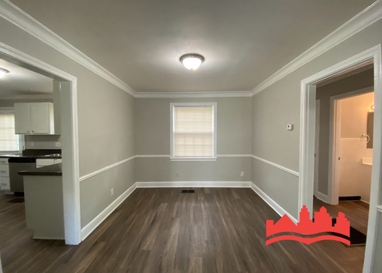 956 Goodman St - Photo 5 of 17