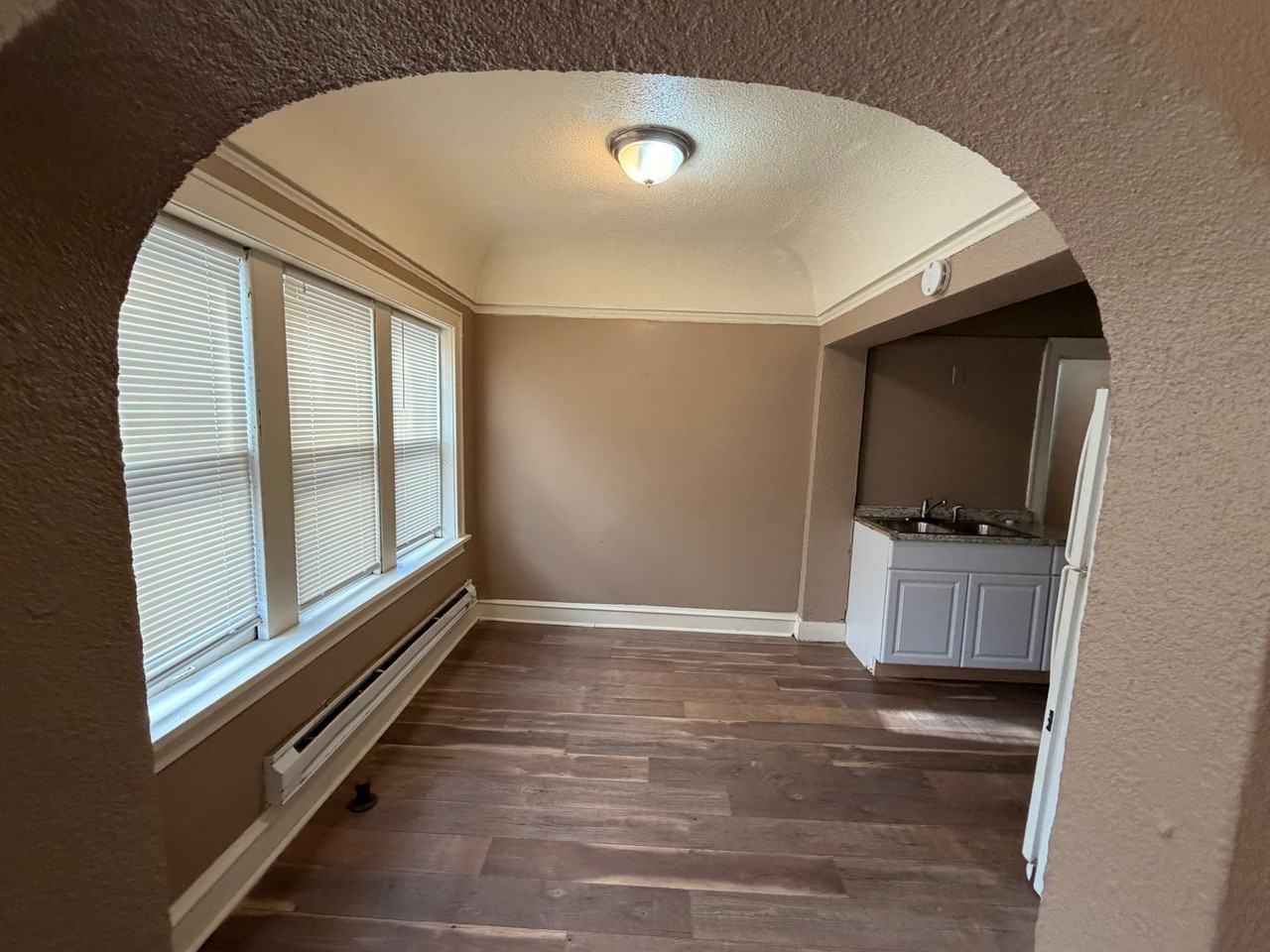 3921 N 17th St - Photo 2 of 4