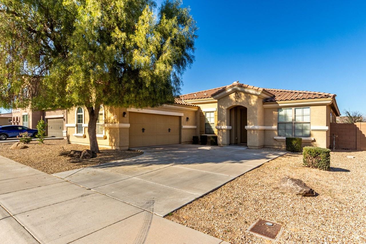 15956 W Cocopah St - Photo 2 of 37