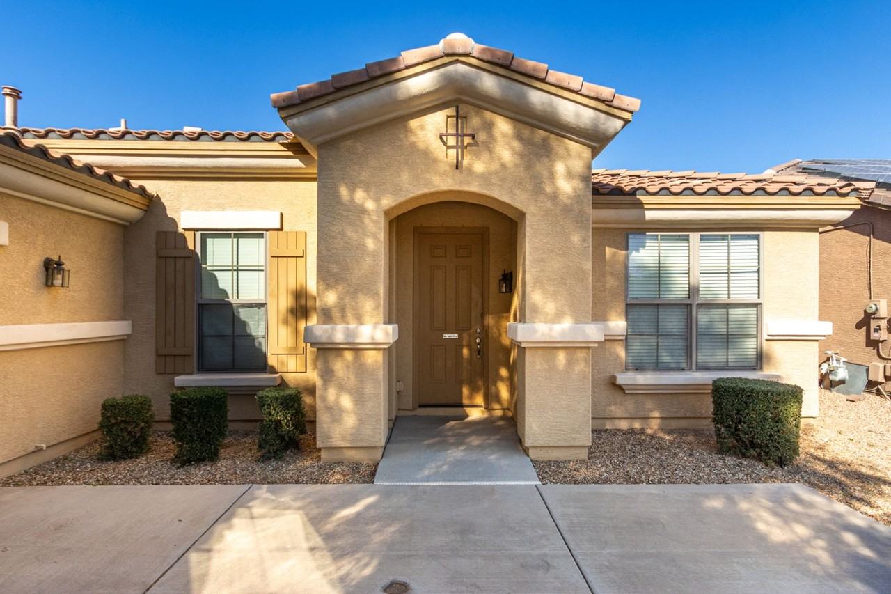 15956 W Cocopah St - Photo 5 of 37