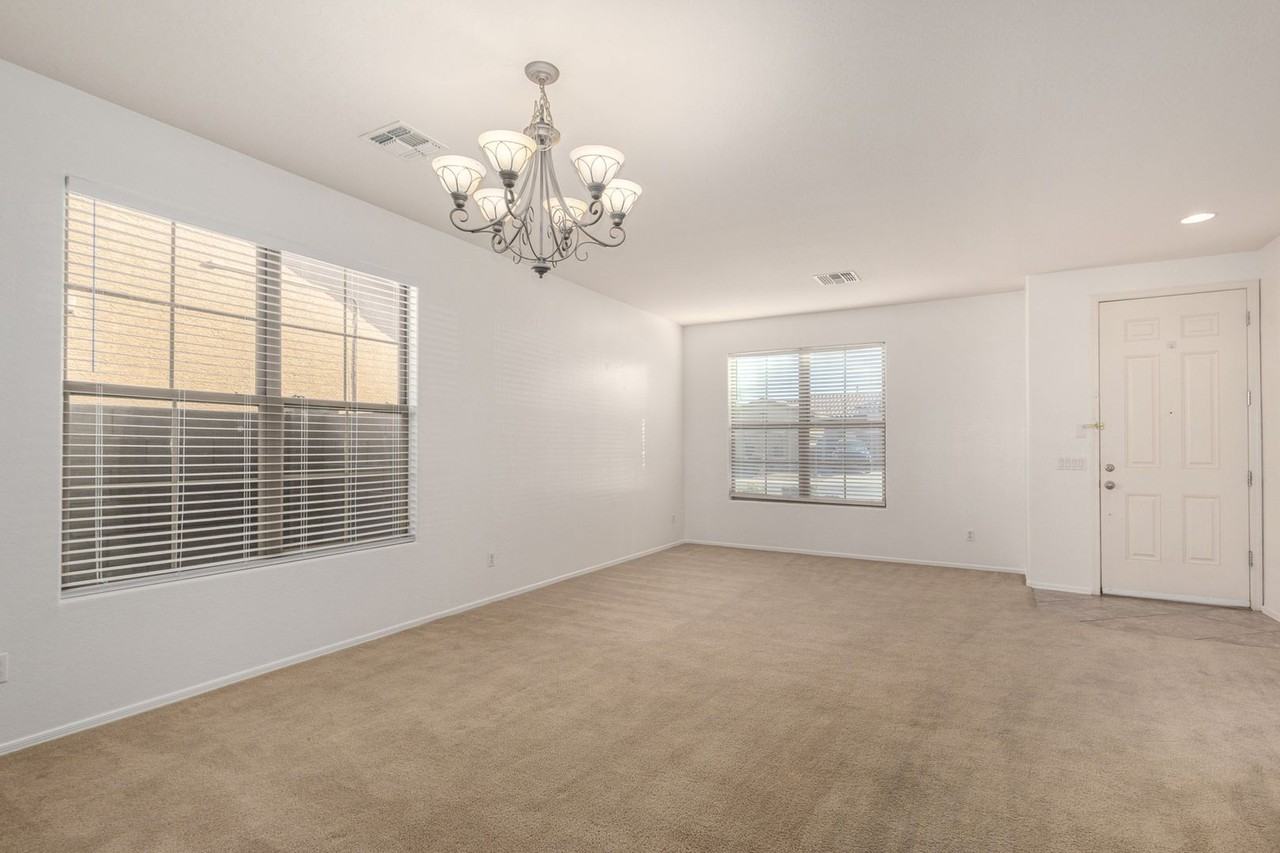 15956 W Cocopah St - Photo 6 of 37