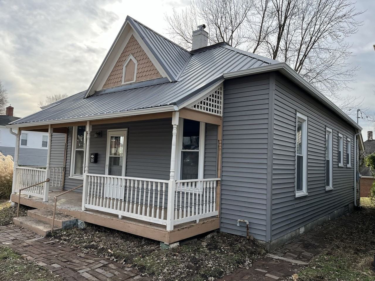 215 3rd St - Photo 2 of 21