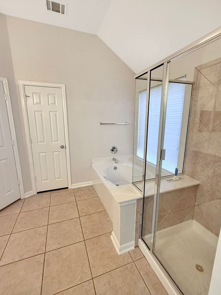 1803 Lookout Frst - Photo 2 of 23