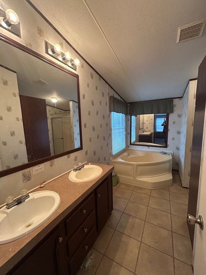 2040 New Hope Church Rd - Photo 6 of 14