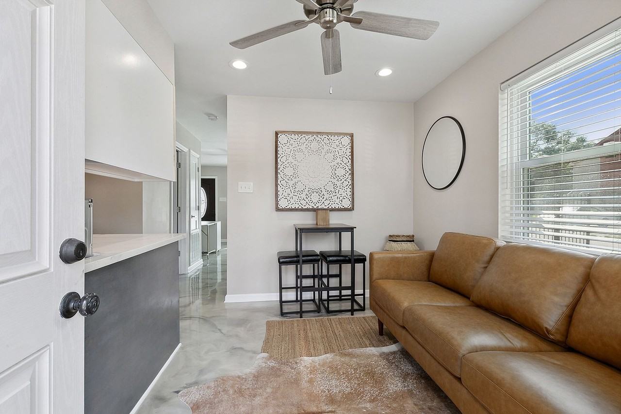 413 Sugar Pine St Apt C - Photo 3 of 13