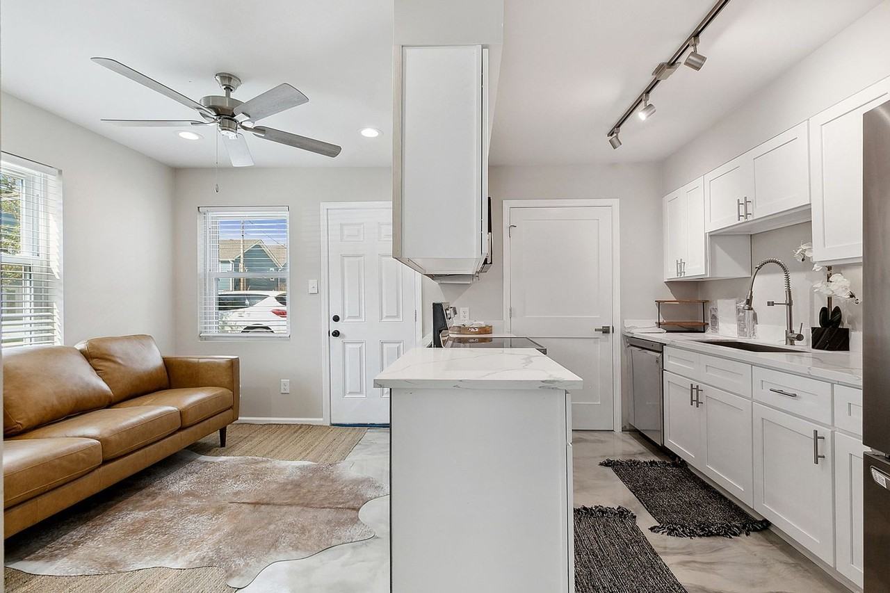 413 Sugar Pine St Apt C - Photo 4 of 13