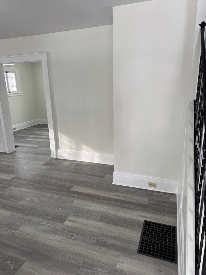 1164 W 7th St - Photo 3 of 22