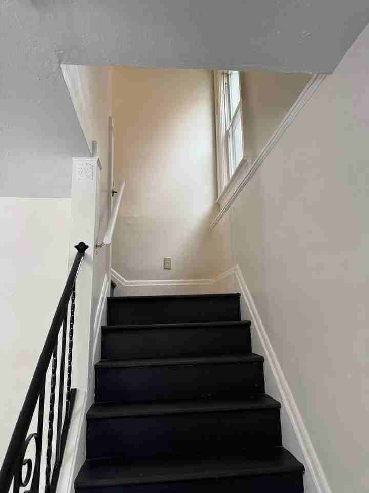 1164 W 7th St - Photo 4 of 22