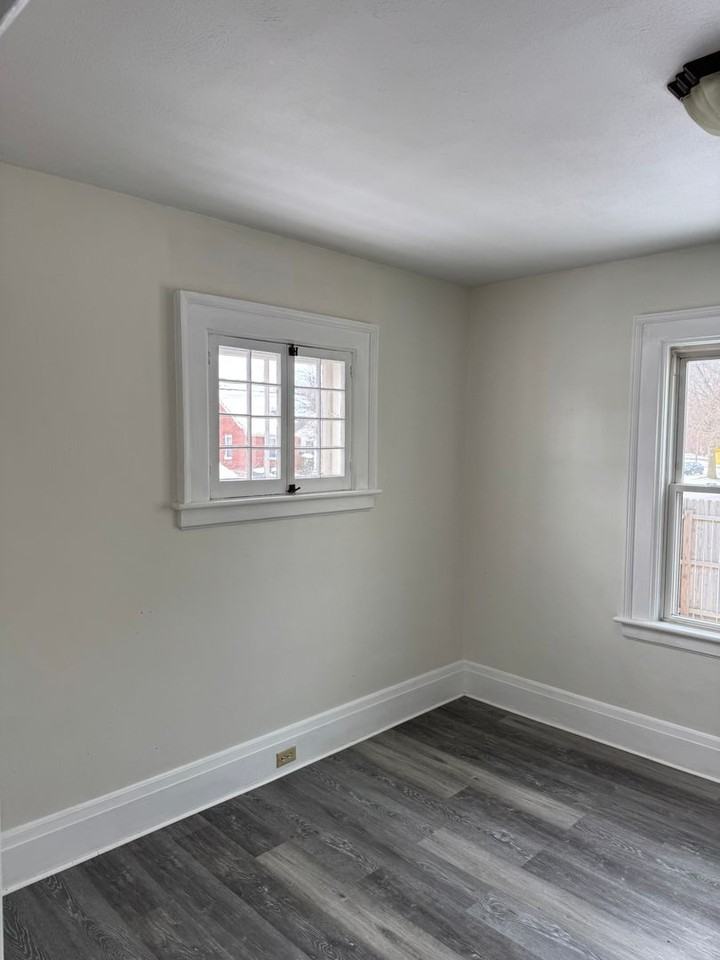 1164 W 7th St - Photo 5 of 22