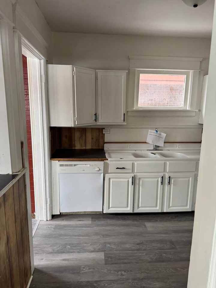 1164 W 7th St - Photo 7 of 22