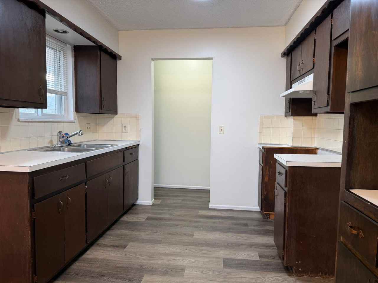 1955 S Martinson St - Photo 4 of 8