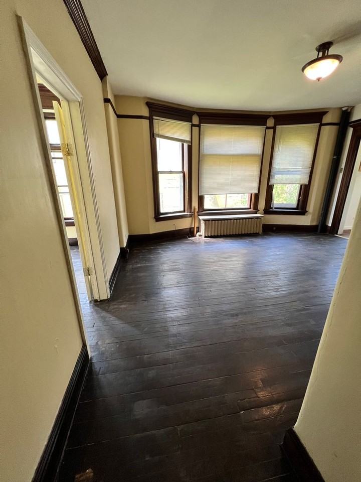 1317 E 2nd St - Photo 3 of 22