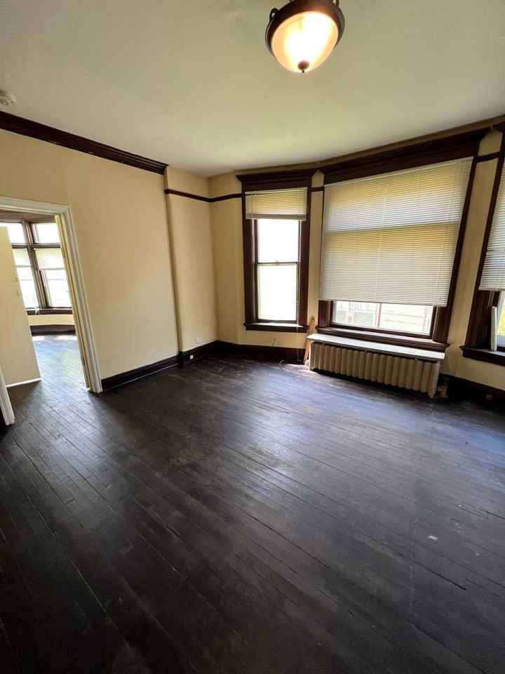 1317 E 2nd St - Photo 4 of 22