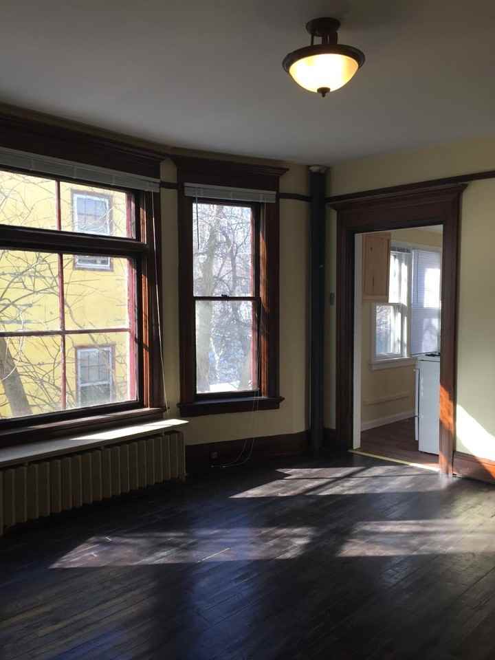 1317 E 2nd St - Photo 6 of 22