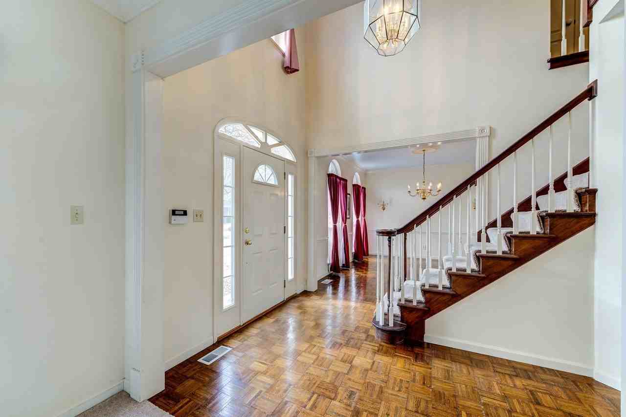 600 Arbor Glen Ct - Photo 7 of 50