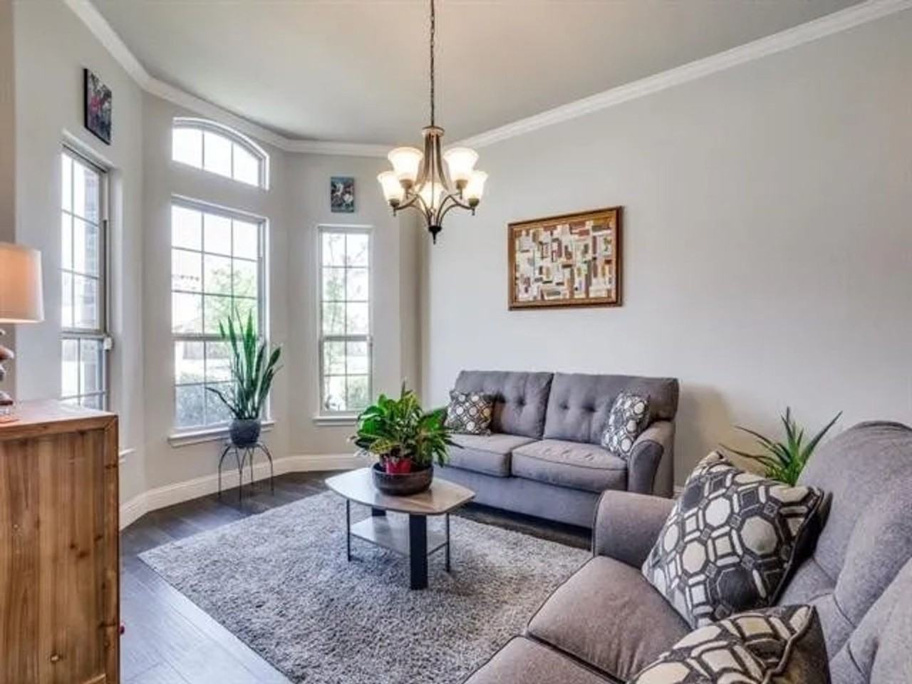 321 Valentino Way - Photo 2 of 26