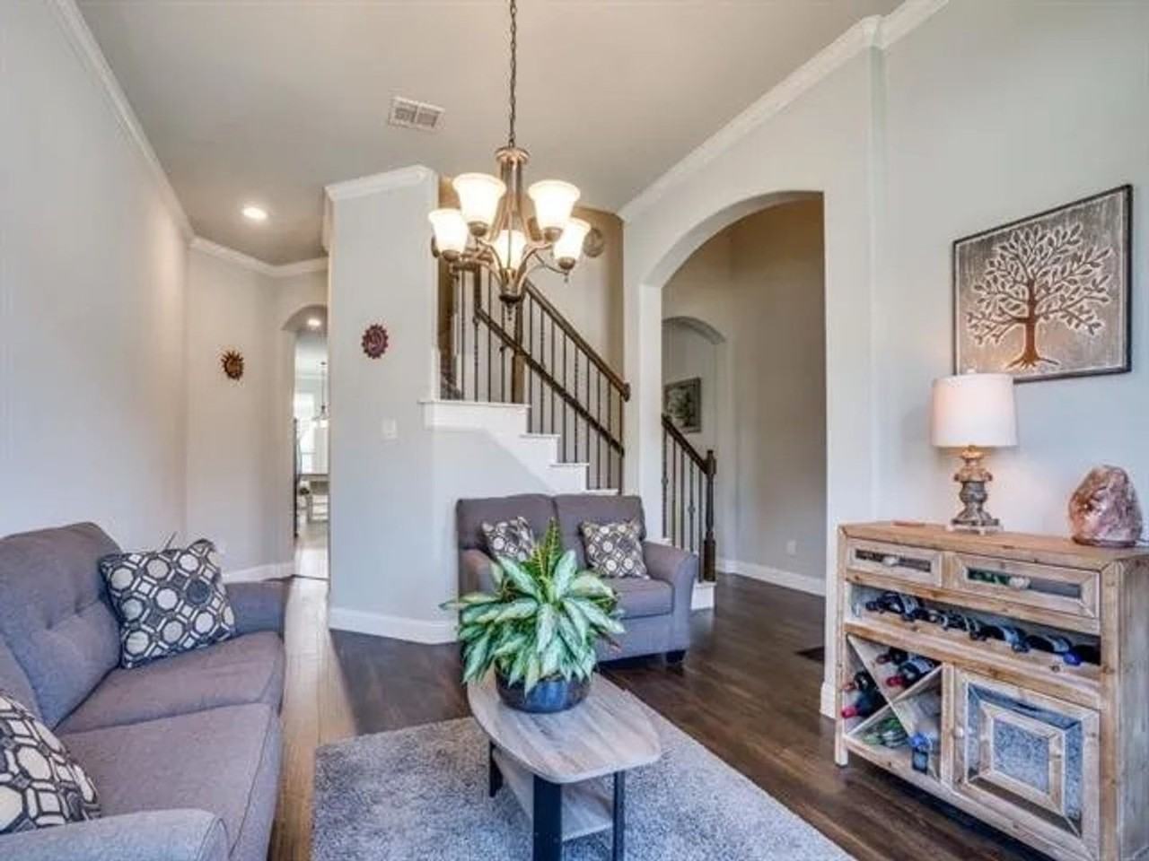 321 Valentino Way - Photo 4 of 26