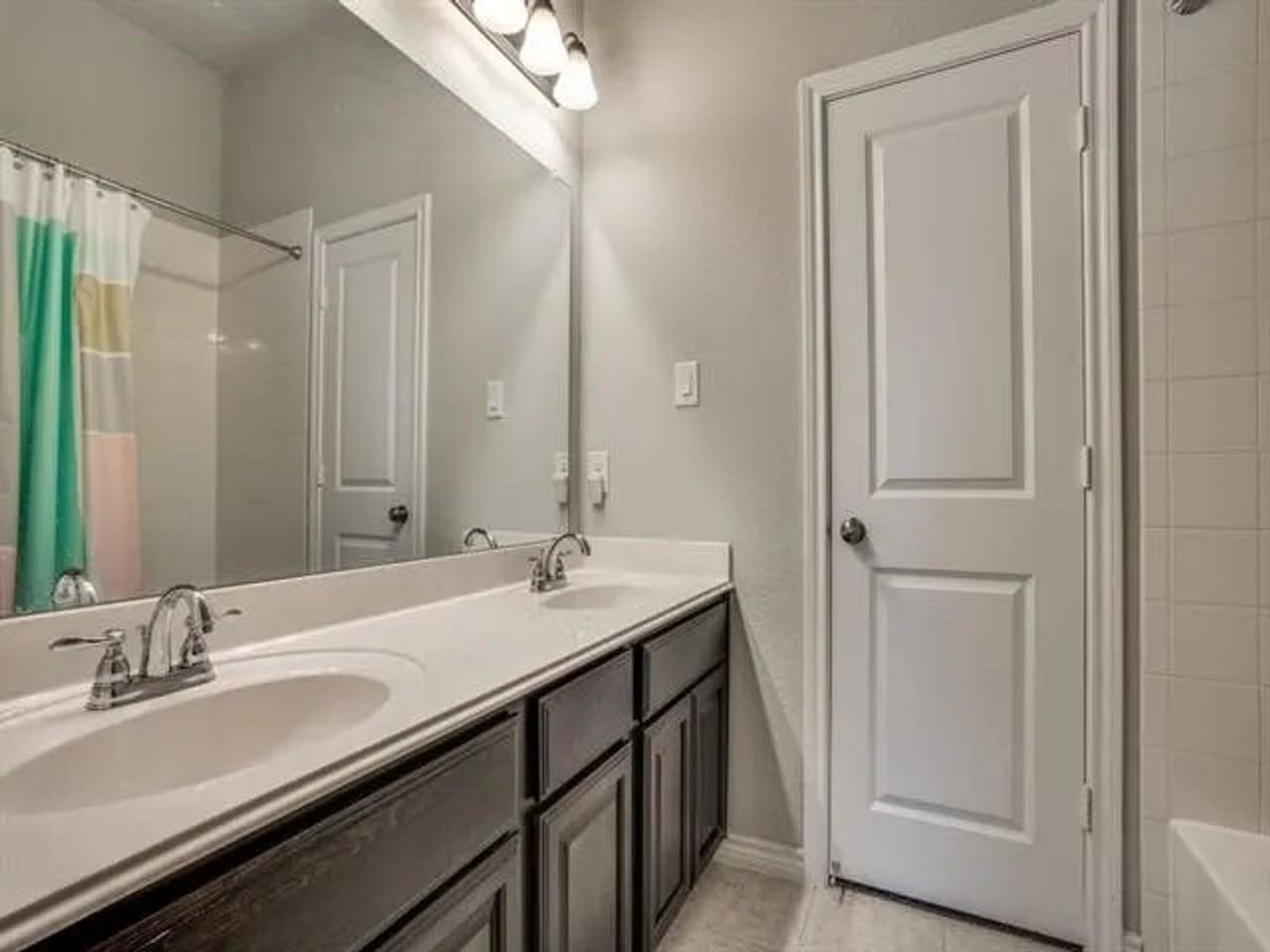 321 Valentino Way - Photo 5 of 26