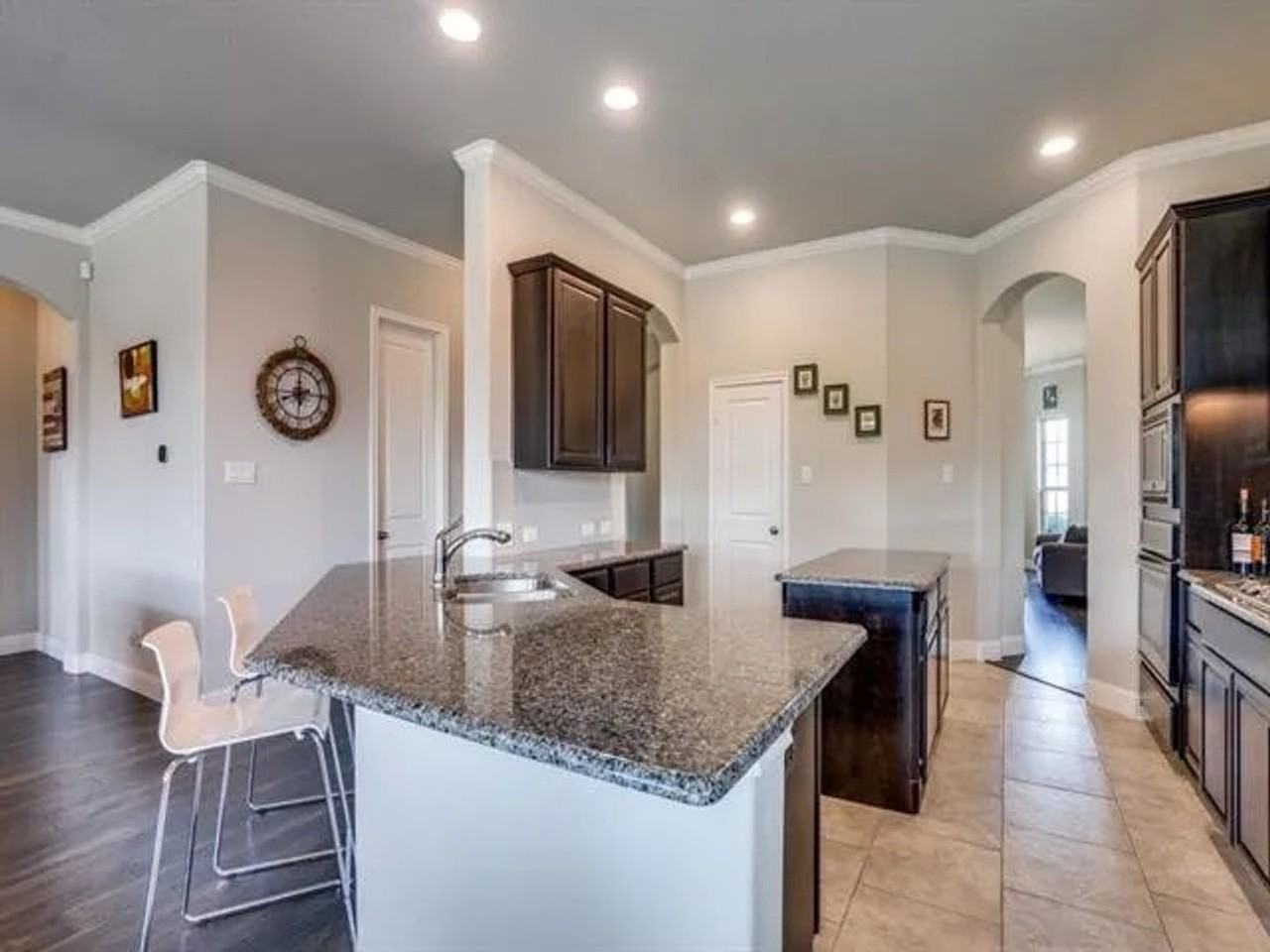 321 Valentino Way - Photo 7 of 26